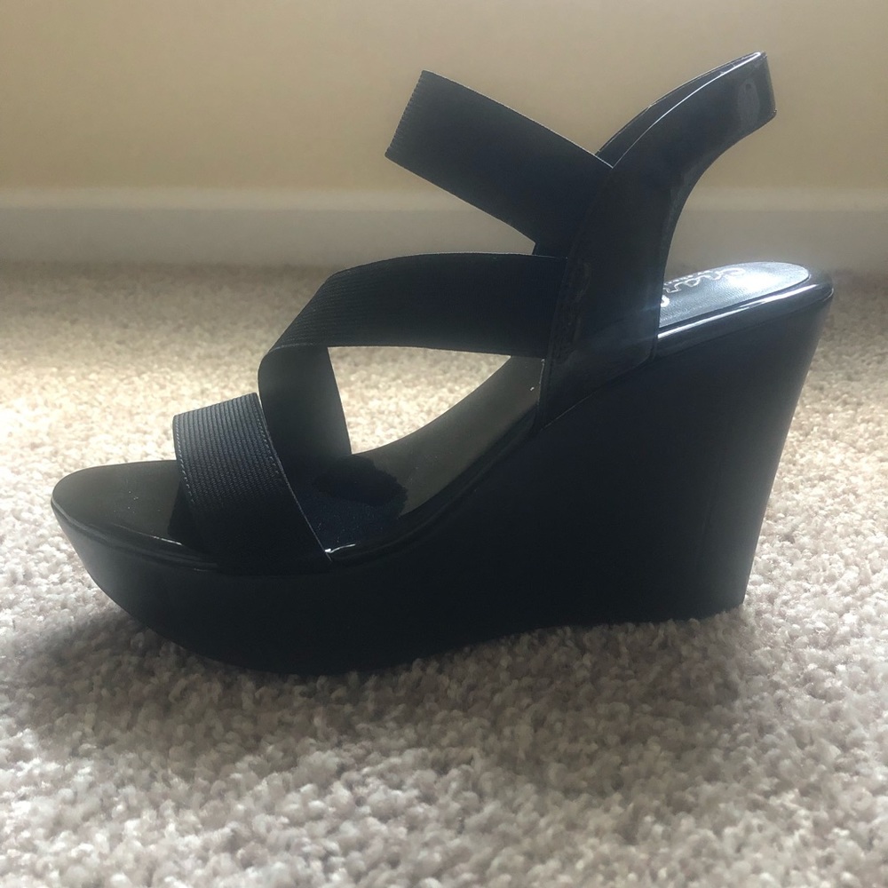 Shoes - Picture 3 of 4
